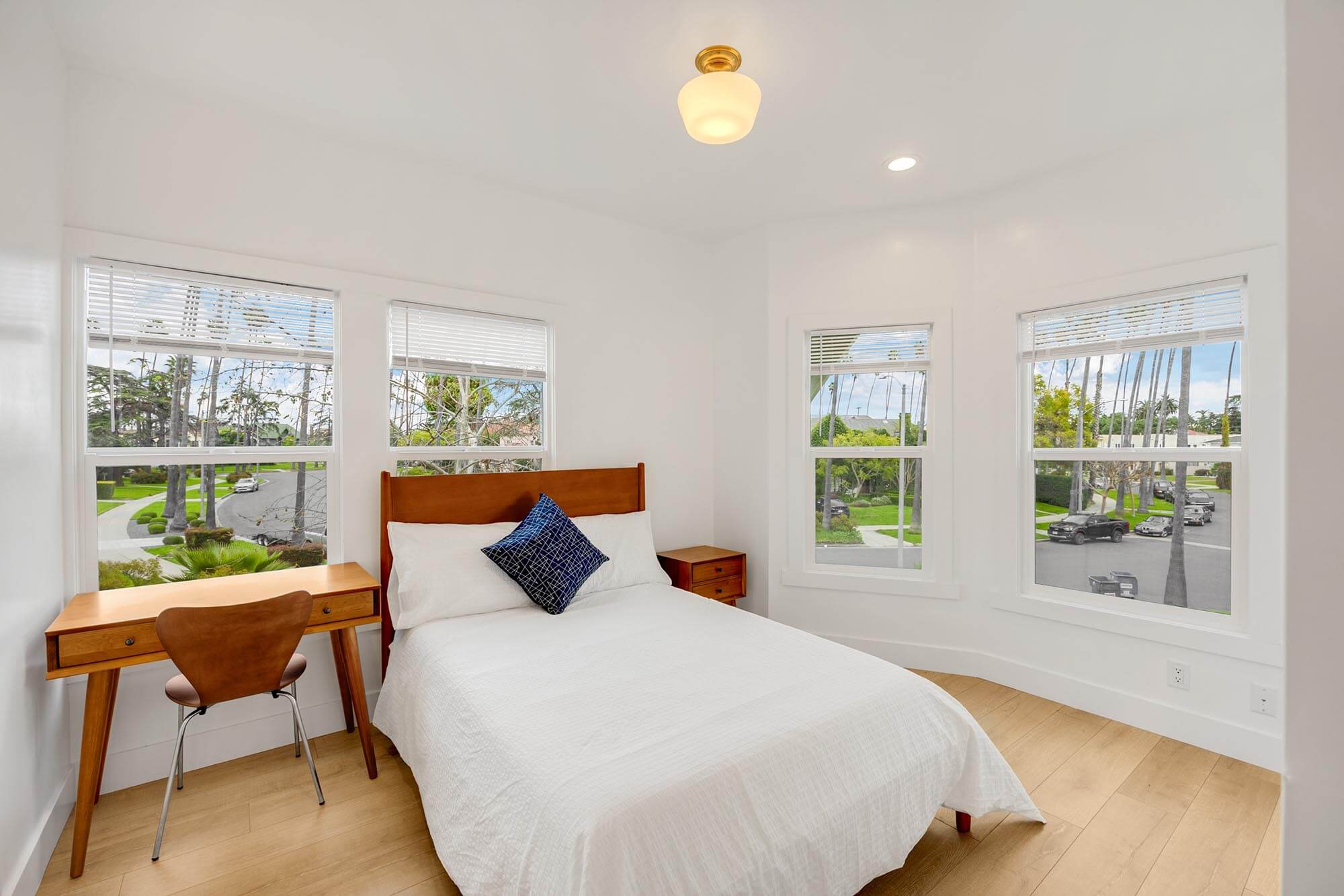 4439-victoria-park-drive-2c-image-02